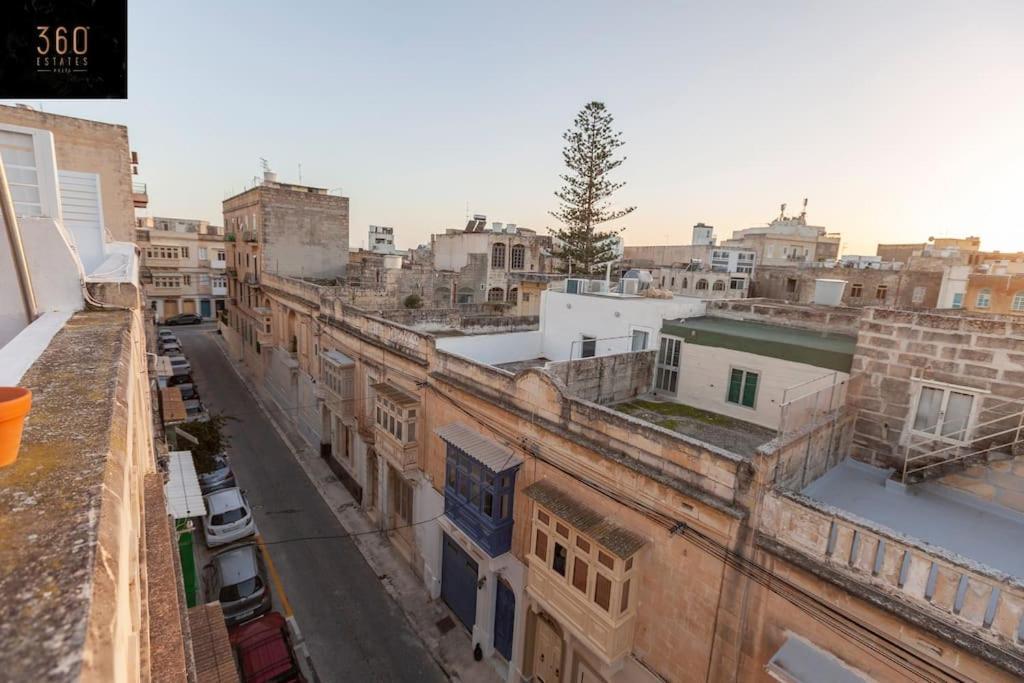 Beautiful, Typical Maltese 4Br Home With Roof Top By 360 Estates Сліма Екстер'єр фото