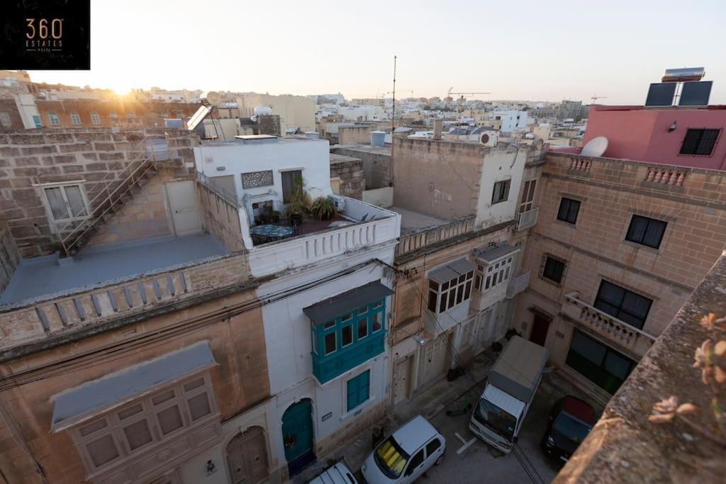 Beautiful, Typical Maltese 4Br Home With Roof Top By 360 Estates Сліма Екстер'єр фото